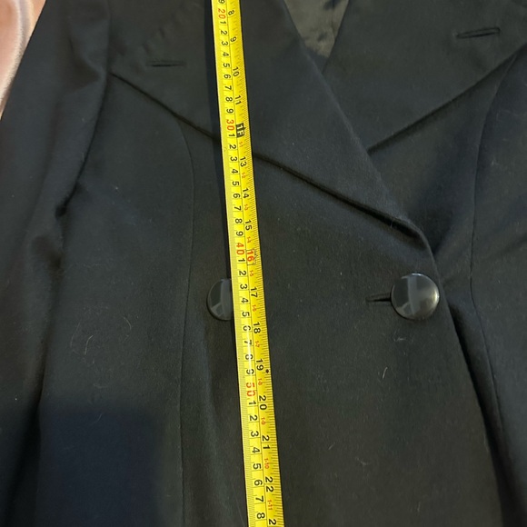 The perfect statement blazer in Black - Picture 7 of 9